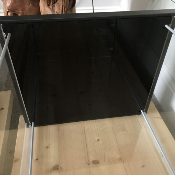 Detolf acrylic end plate